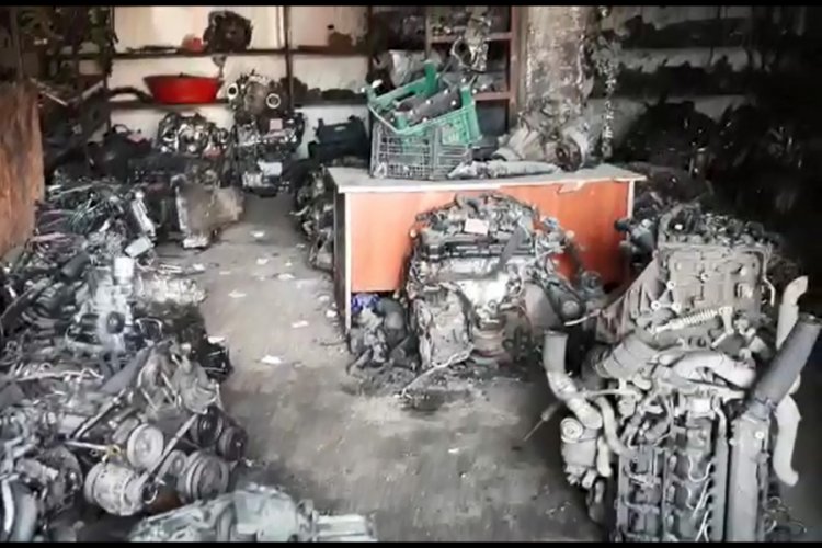 Kahramanmaraş'ta ka&ccedil;ak l&uuml;ks otomobil motorları ele ge&ccedil;irildi