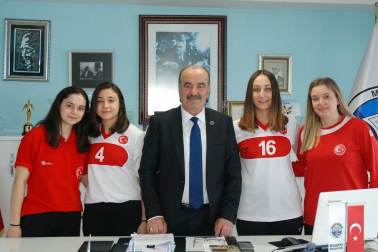 Bursa'da Poyrazın Kızları'ndan milli gurur