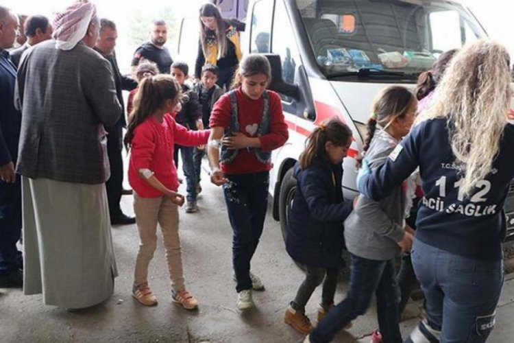 70 &ouml;ğrenci  hastaneye kaldırıldı
