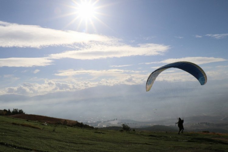 Pamukkale'de u&ccedil;uş izinleri artık belediyeden alınacak
