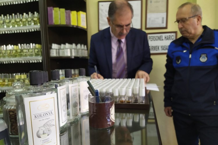 Bursa'da zabıta Corona fırsat&ccedil;ılarına g&ouml;z a&ccedil;tırmıyor