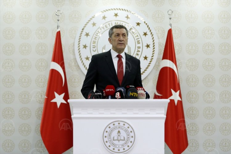 Milli Eğitim Bakanı Sel&ccedil;uk'tan tatil a&ccedil;ıklaması!