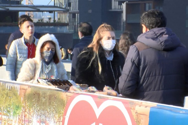 Metrob&uuml;slerde maskeli koronavir&uuml;s &ouml;nlemleri