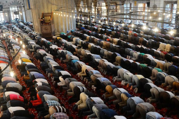 Din İşleri Y&uuml;ksek Kurulu'ndan cuma namazı a&ccedil;ıklaması