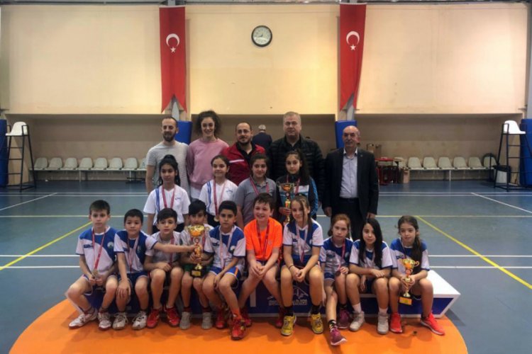 Osmangazi Belediyespor iki kategoride şampiyon