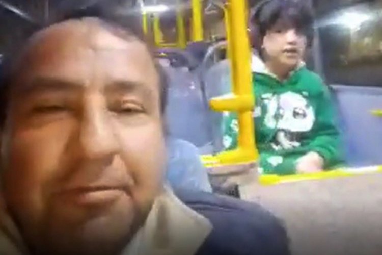 Engelli bir &ccedil;ocuk halk otob&uuml;s&uuml;nde unutuldu