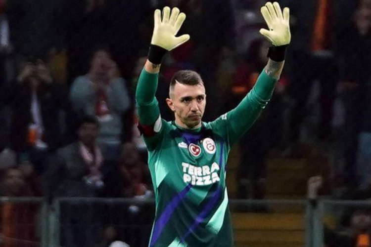 Muslera: "Her insan ve futbolcunun sağlığı futbol ma&ccedil;ından daha &ouml;nemlidir"