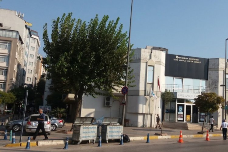 Balıkesir'de K&uuml;lt&uuml;r Merkezleri kapatıldı, etkinlikler iptal edildi
