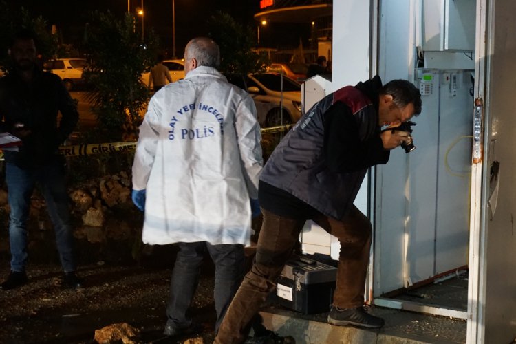 ATM'den 67 bin liralık vurgun yaptılar