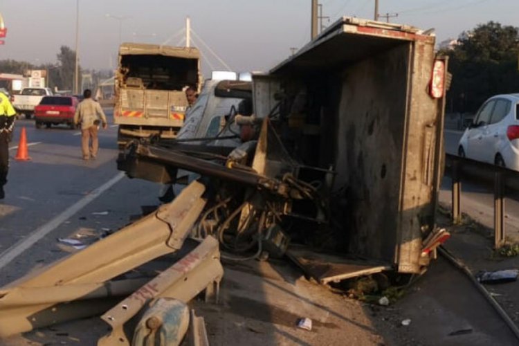Kocaeli'de iş makinesi devrildi: 1 yaralı