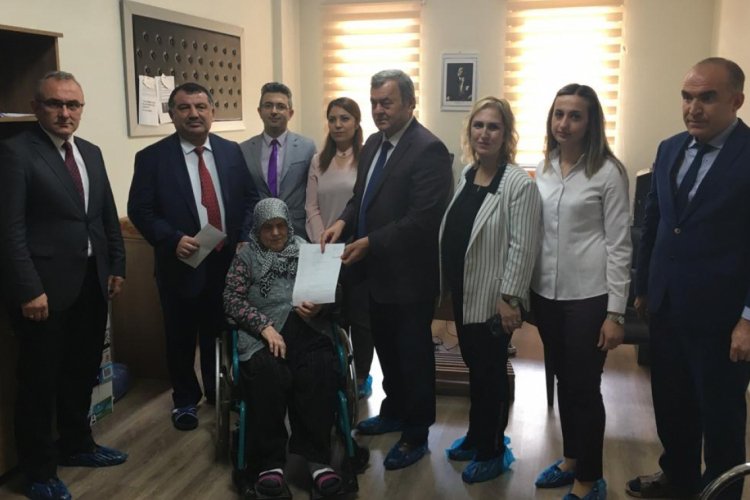 Bursa İneg&ouml;l'de huzurevi sakinlerinin kimliği yenilendi