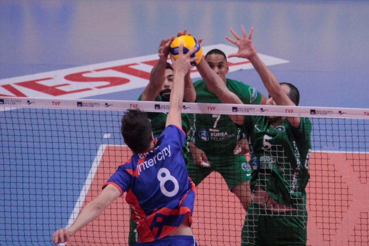 İstanbul B&uuml;y&uuml;kşehir Belediyespor, Bursa B&uuml;y&uuml;kşehir Belediyespor'u yendi