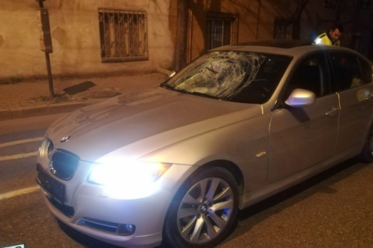 Otomobilin &ccedil;arptığı yaya hayatını kaybetti