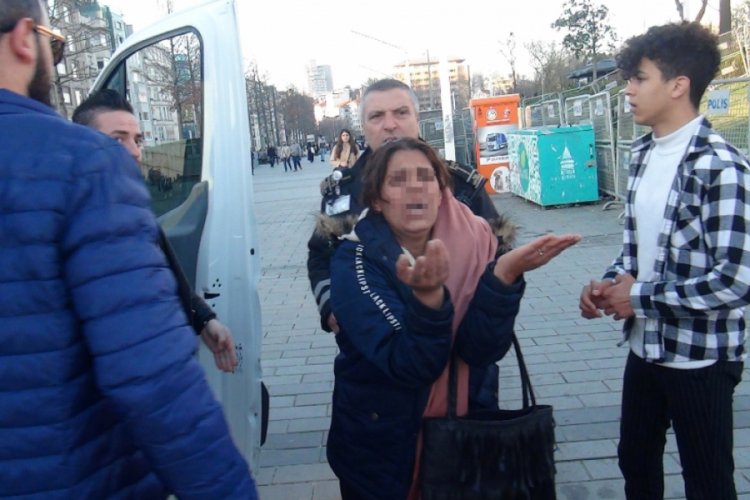 Y&uuml;r&uuml;yen merdivende c&uuml;zdan hırsızlığı