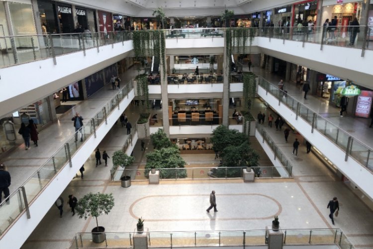 Korona vir&uuml;s&uuml; alışveriş merkezlerini vurdu