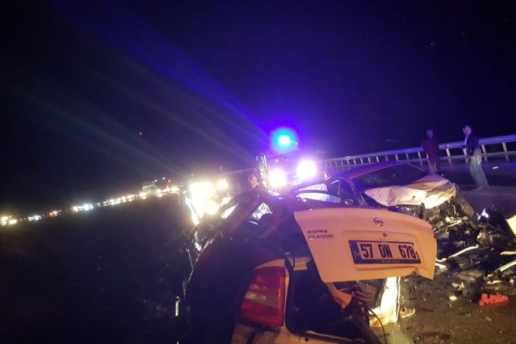 Trafik kazasında 4 kişi hayatını kaybetti