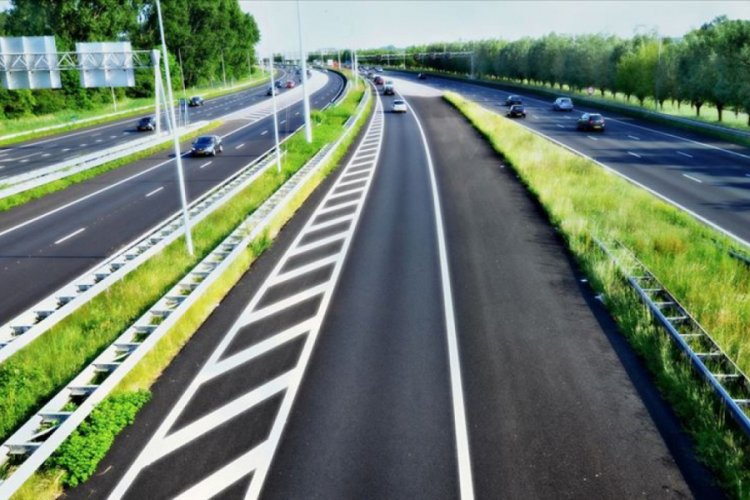 Hollanda'da otoyollarda hız sınırı artık saatte 100 kilometre