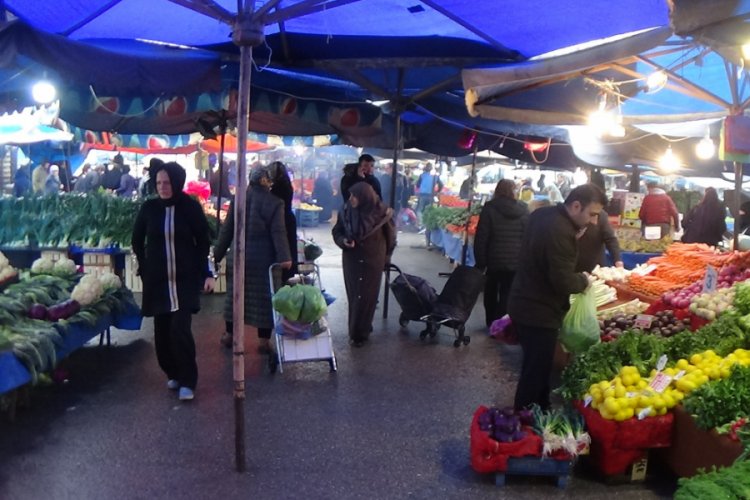Corona Bursa'da pazarları da vurdu