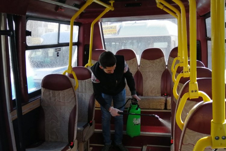 Bursa'da yolcu minib&uuml;sleri de vir&uuml;se karşı dezenfekte edildi