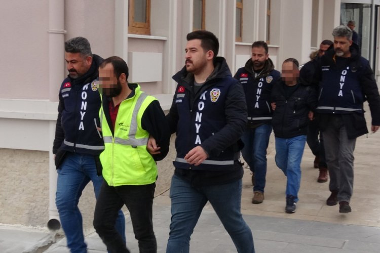 Ablasının borcu y&uuml;z&uuml;nden yeğenini &ouml;ld&uuml;r&uuml;p, arkadaşını yaraladı