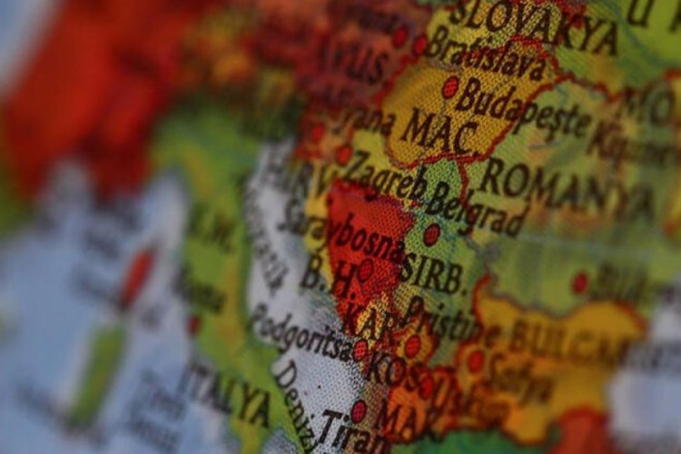 Bosna Hersek &uuml;lke genelinde acil durum ilan etti