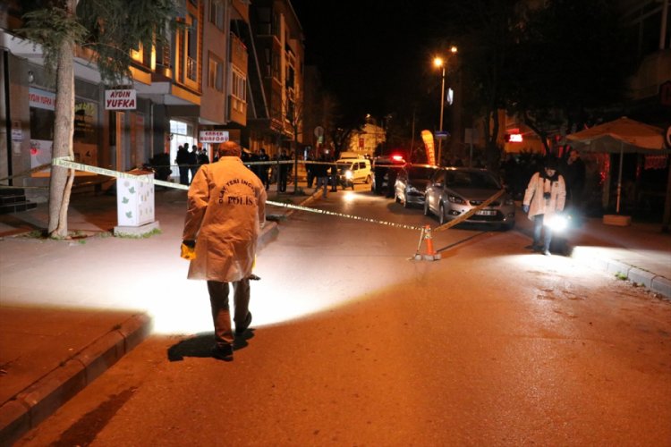 Tabancayla yaralanan kişi kaldırıldığı hastanede &ouml;ld&uuml;