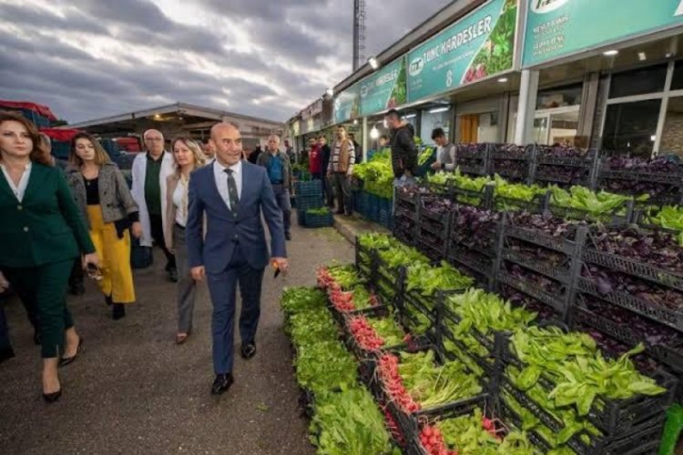 Başkan Soyer, esnaftan 3 ay kira aınmayacağını a&ccedil;ıkladı