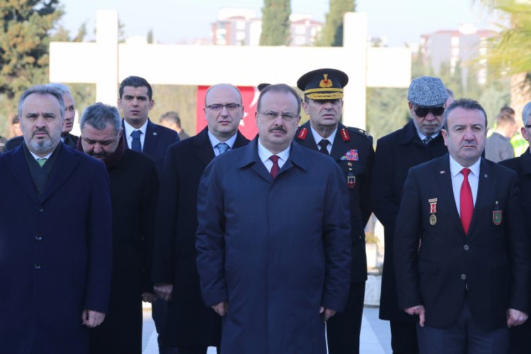 Bursa'da Şehitleri Anma G&uuml;n&uuml; ve &Ccedil;anakkale Deniz Zaferi'nin 105'inci yıl d&ouml;n&uuml;m&uuml; t&ouml;reni