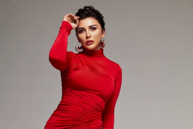 Korona vir&uuml;se karşı evinde salonundan moral konseri verecek