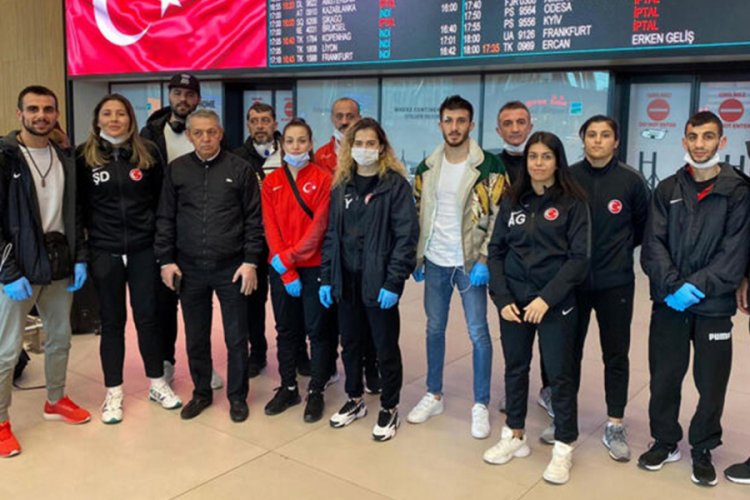 İstanbul'a gelen T&uuml;rkiye Boks Milli Takımı: 14 g&uuml;n kuralına uyacağız