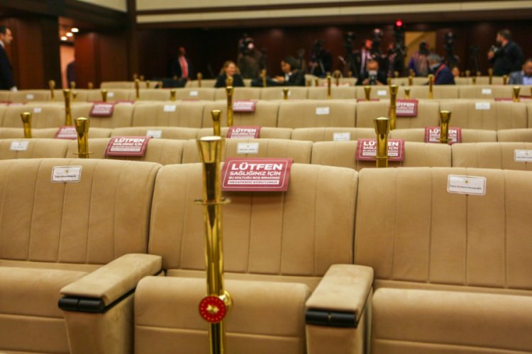 Cumhurbaşkanı Erdoğan'ın basın toplantısı &ouml;ncesinde vir&uuml;s tedbirleri alındı