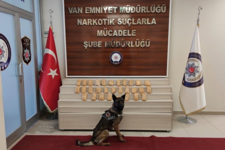 Gizli b&ouml;lmede 7 kilo metamfetamin &ccedil;ıktı