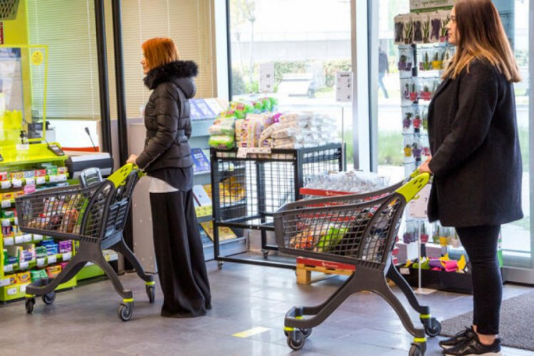 Dev market zincirinden 60 yaş ve &uuml;zeri m&uuml;şterilere alışveriş saati