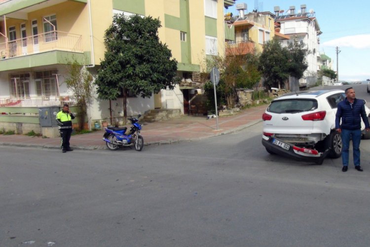 Kasksız motosiklet s&uuml;r&uuml;c&uuml;s&uuml; &ouml;l&uuml;mden d&ouml;nd&uuml;