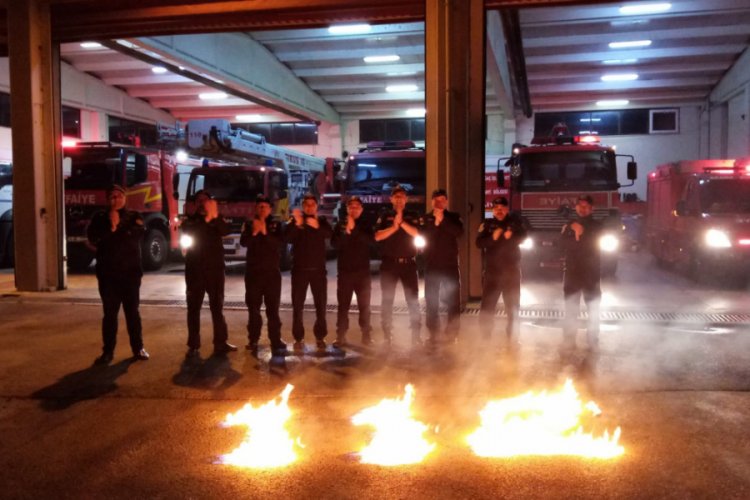 Bursa'da itfaiyecilerden sağlık &ccedil;alışanlarına anlamlı destek