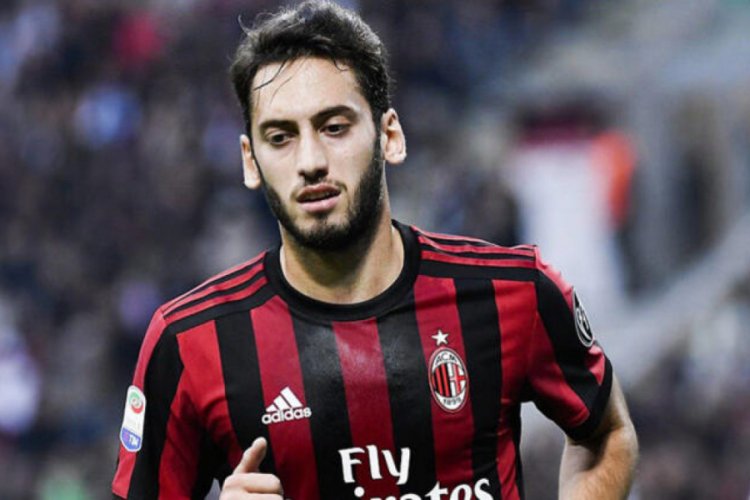 İşte Hakan &Ccedil;alhanoğlu'nun corona vir&uuml;s&uuml; testinin sonucu