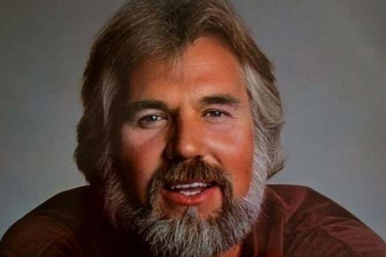 &Uuml;nl&uuml; şarkıcı Kenny Rogers, hayatını kaybetti