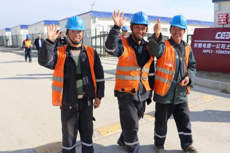 &Ccedil;inliler T&uuml;rkiye'de &ccedil;alışma izninde ilk 10'da!