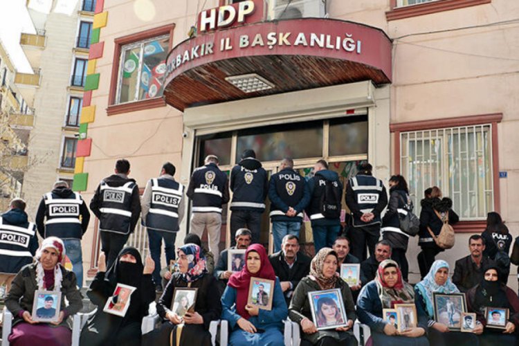 Diyarbakır'da HDP &ouml;n&uuml;ndeki eylemde aile sayısı 134 oldu