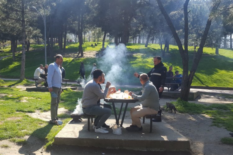 Bursa'da zabıta harekete ge&ccedil;ti, mangal keyfi yarıda kaldı