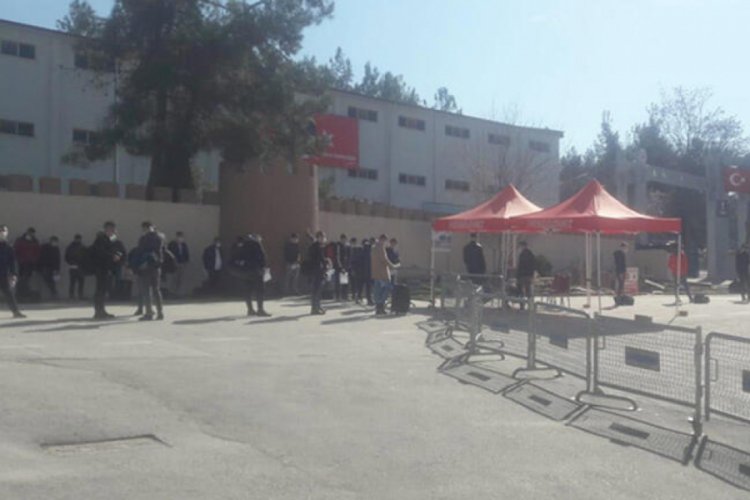 3 bin 500 acemi asker sağlık kontrol&uuml;nden ge&ccedil;irildi