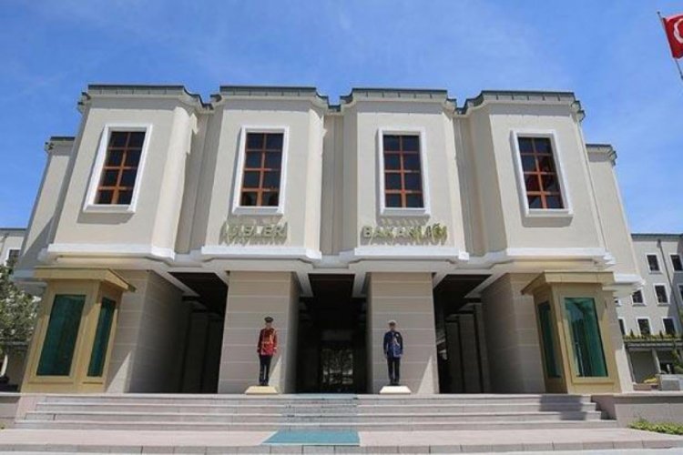 65 yaş &uuml;st&uuml;ne sokağa &ccedil;ıkma yasağı!