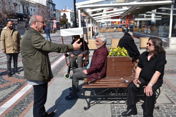 Banklar tel ile &ccedil;evrilip, 'Evinde kal Edirne, şansını zorlama' yazısı asıldı