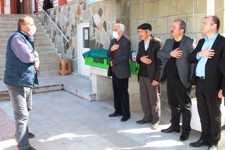 Ağa&ccedil; budarken kafasına dal d&uuml;şen kişi hayatını kaybetti