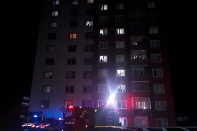 Vaka var diye &ccedil;ağırdılar, sağlık &ccedil;alışanlarını alkışlarla karşıladılar