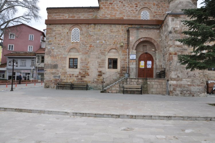 Koronavir&uuml;s tedbirleri sebebiyle sokaklar boş kaldı