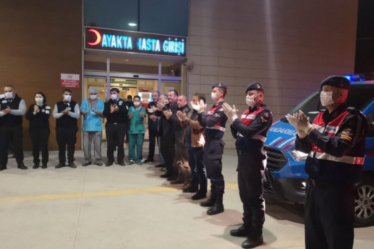 Bursa'da jandarmadan sağlık &ccedil;alışanlarına anlamlı destek!