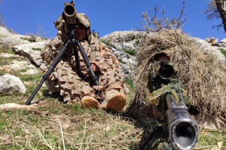 Operasyondaki time el bombası atmaya &ccedil;alışan ter&ouml;rist etkisiz hale getirildi