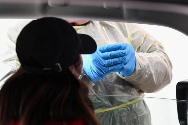 Almanya, salgındaki y&uuml;kseliş ivmesini sosyal mesafeyle durdurmaya başladı