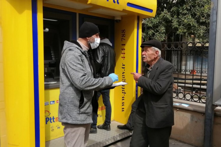 Uyarılara aldırış etmeyen 77 yaşındaki &Ouml;ztopa&ccedil;: Yakışıklı &ccedil;ekin
